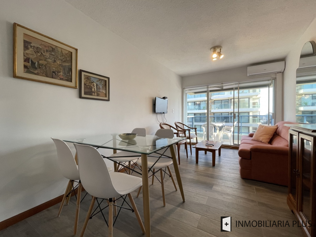 Apartamento ID.584 - Venta de Apartamento en la península frente al mar con vista y terraza C928