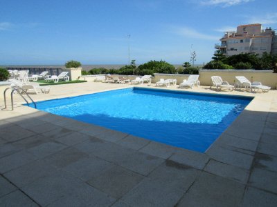  Venta de Apartamento en la península frente al mar con vista y terraza C928