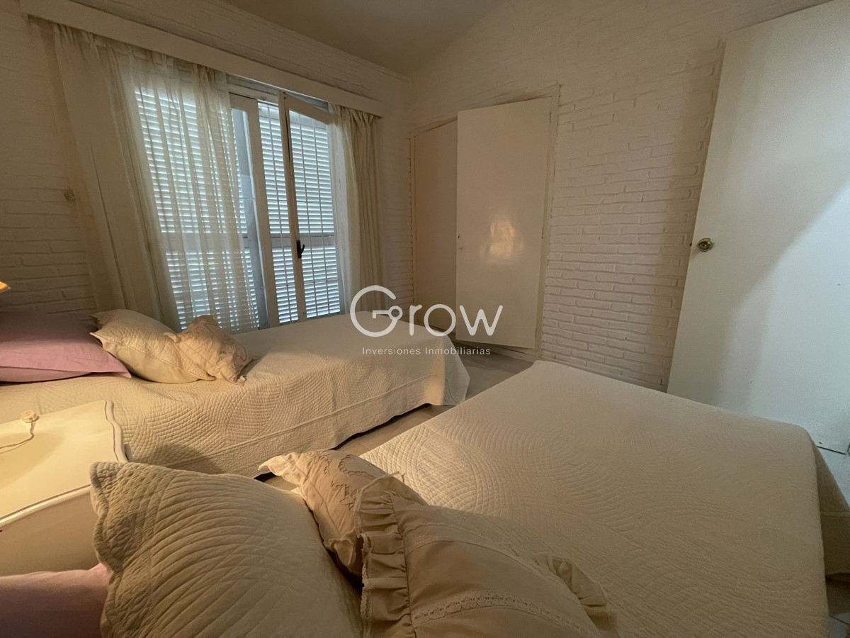 Casa ID.2776 - Lindo entorno , muy lindo jardín , luminosa , muy bien mantenida