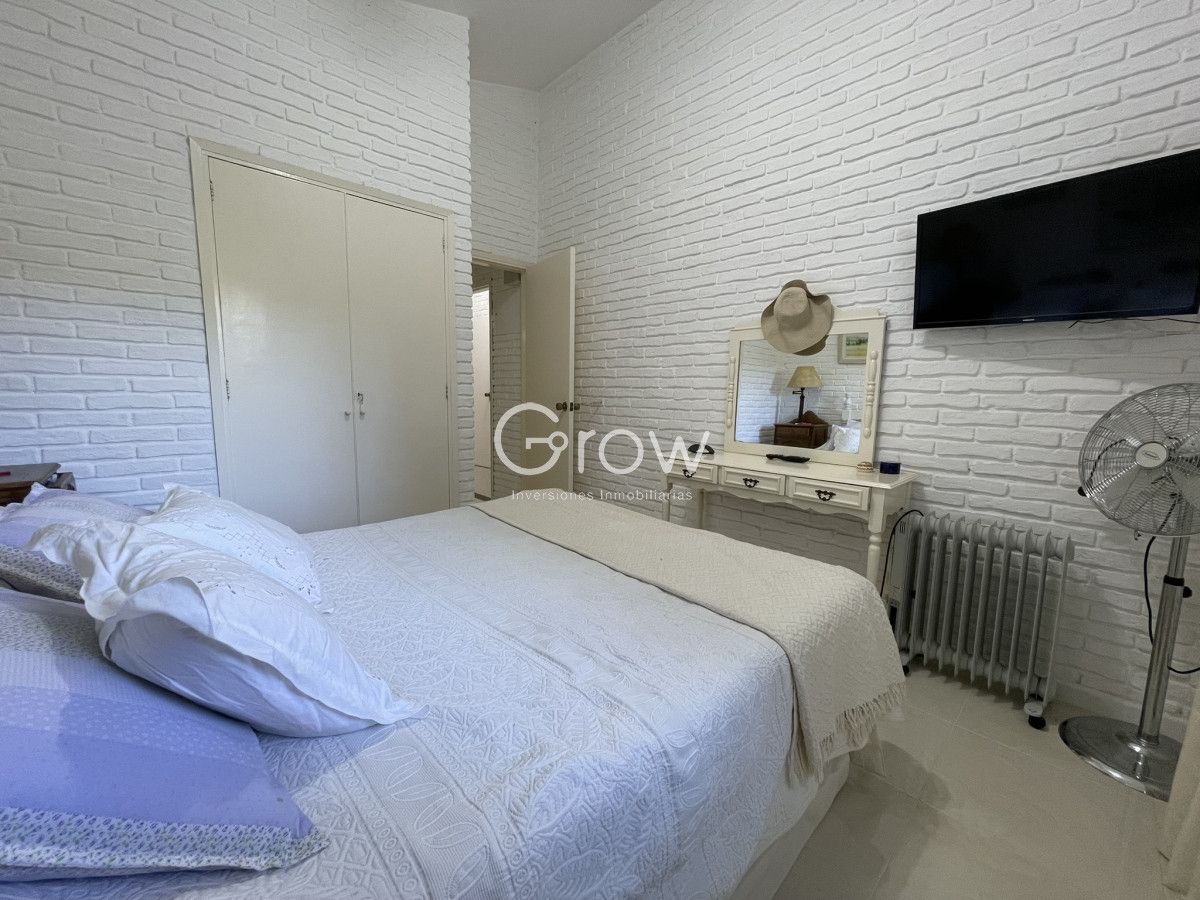 Casa ID.2776 - Lindo entorno , muy lindo jardín , luminosa , muy bien mantenida