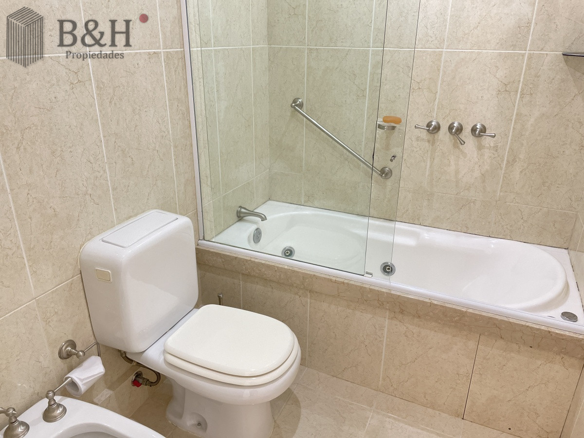 Apartamento ID.926 - Edificio Le Jardin , impecable con buena vista al mar, calefacción 