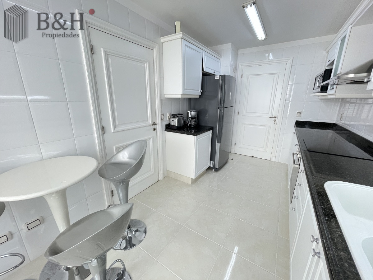 Apartamento ID.926 - Edificio Le Jardin , impecable con buena vista al mar, calefacción 