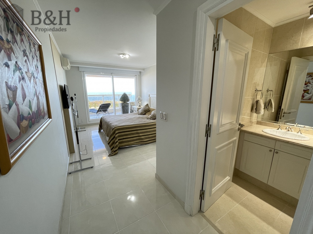 Apartamento ID.926 - Edificio Le Jardin , impecable con buena vista al mar, calefacción 