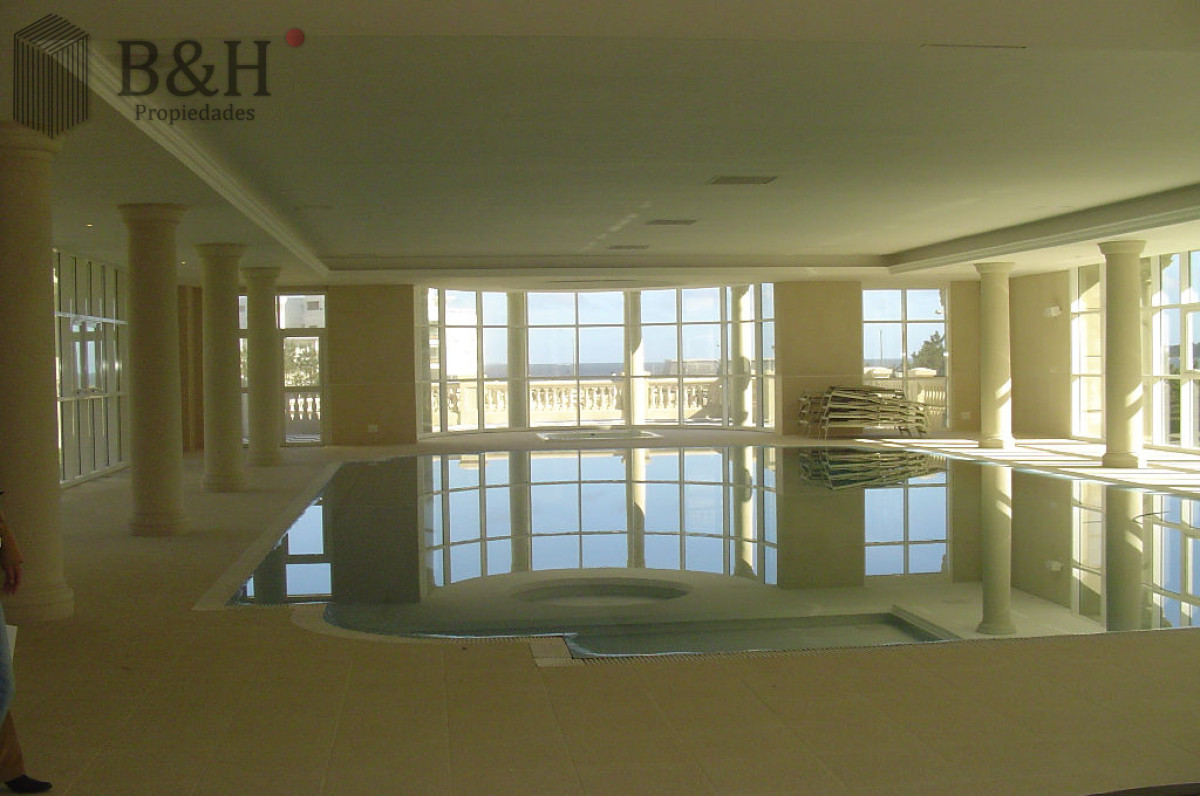Apartamento ID.926 - Edificio Le Jardin , impecable con buena vista al mar, calefacción 