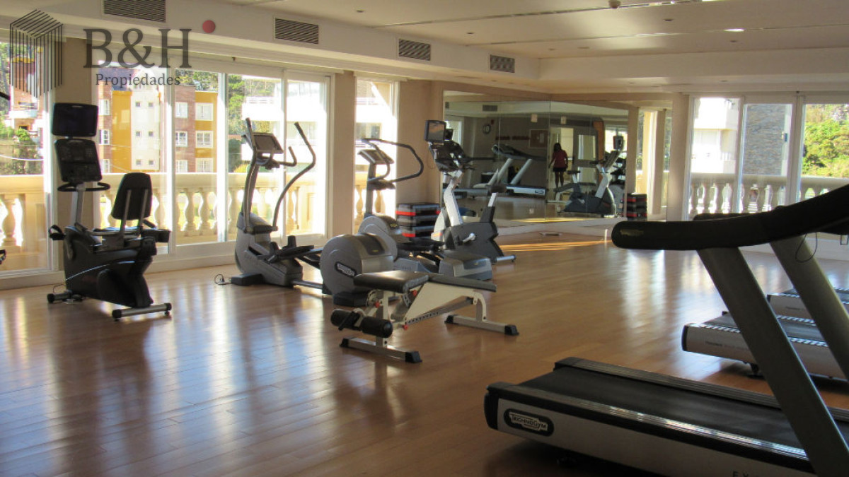 Apartamento ID.926 - Edificio Le Jardin , impecable con buena vista al mar, calefacción 