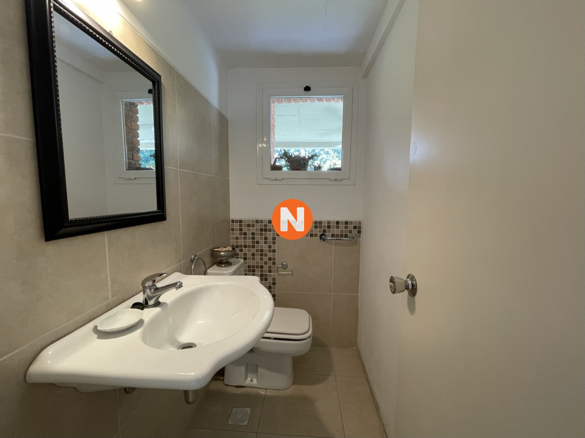 Apartamento Ref.220983 - A 2 cuadras del mar con 2 terrazas, parrillero propio, impecable