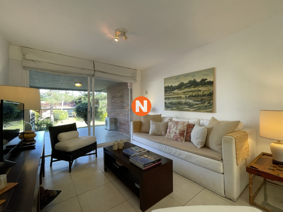 Apartamento Ref.220983 - A 2 cuadras del mar con 2 terrazas, parrillero propio, impecable