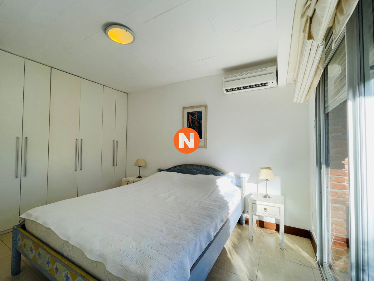 Apartamento Ref.220983 - A 2 cuadras del mar con 2 terrazas, parrillero propio, impecable