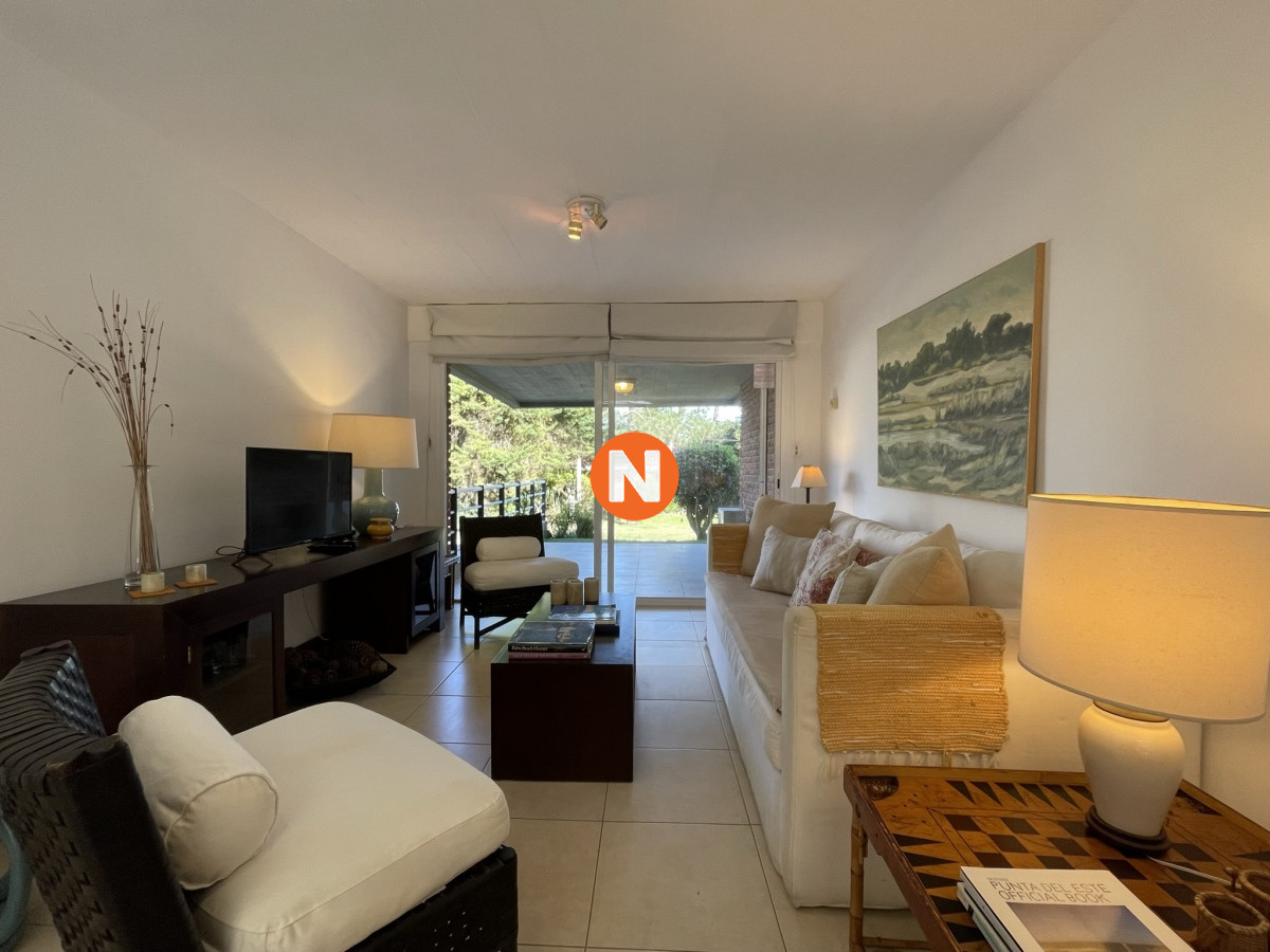 Apartamento Ref.220983 - A 2 cuadras del mar con 2 terrazas, parrillero propio, impecable