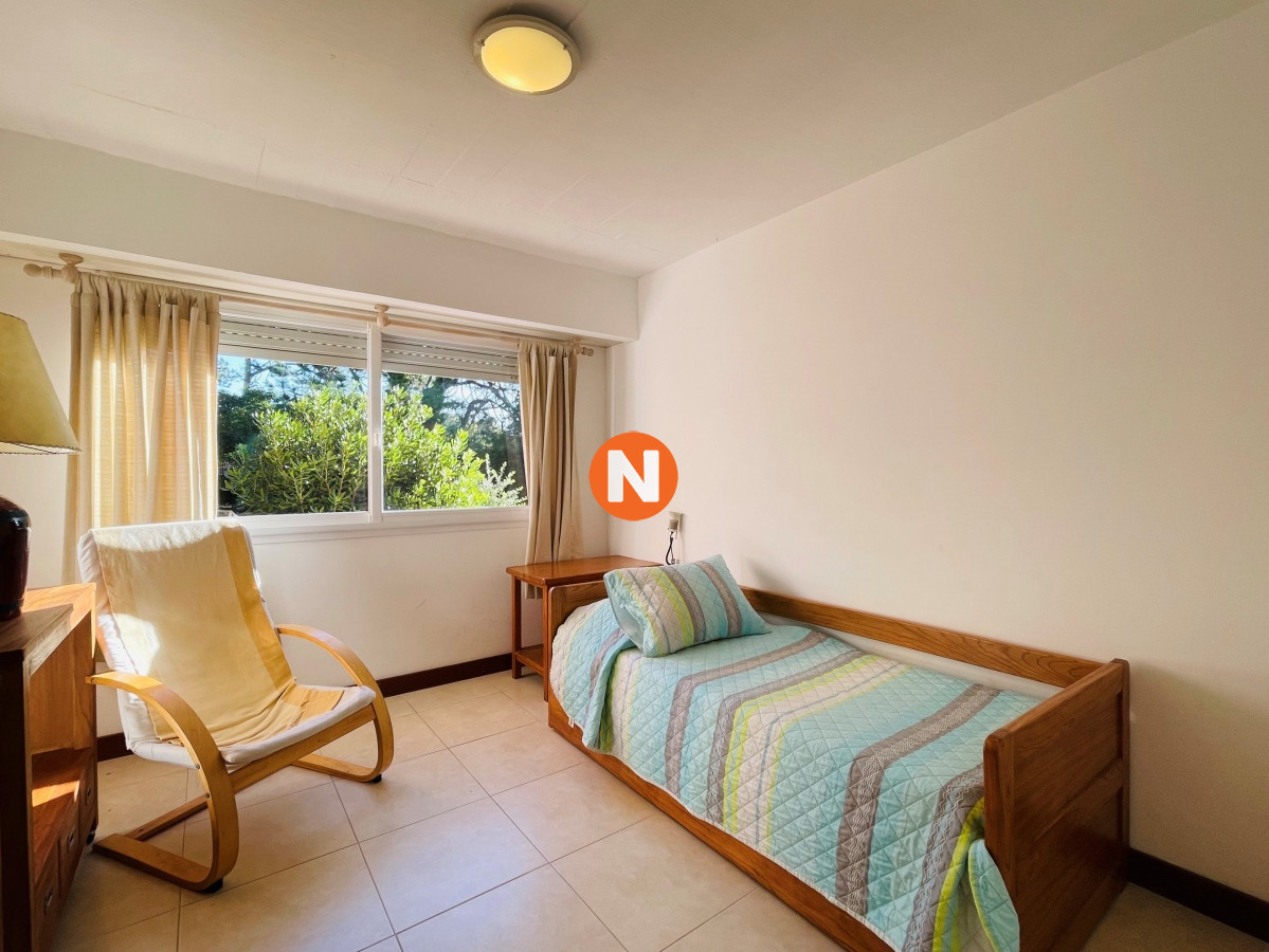 Apartamento Ref.220983 - A 2 cuadras del mar con 2 terrazas, parrillero propio, impecable