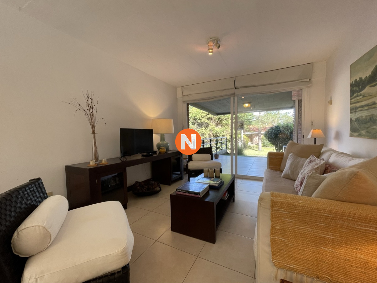 Apartamento Ref.220983 - A 2 cuadras del mar con 2 terrazas, parrillero propio, impecable