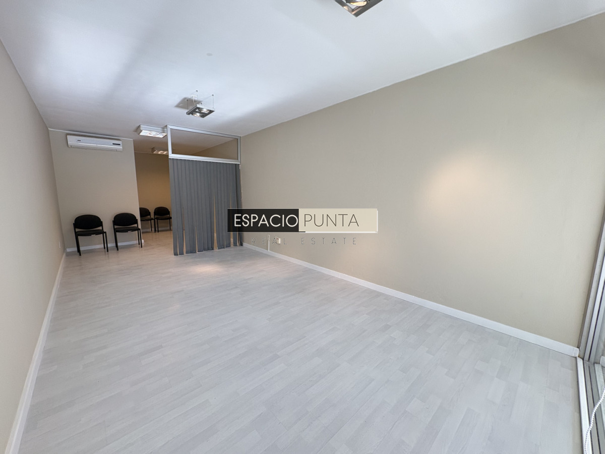 Local Comercial ID.5327 - Excelente local en impecable estado