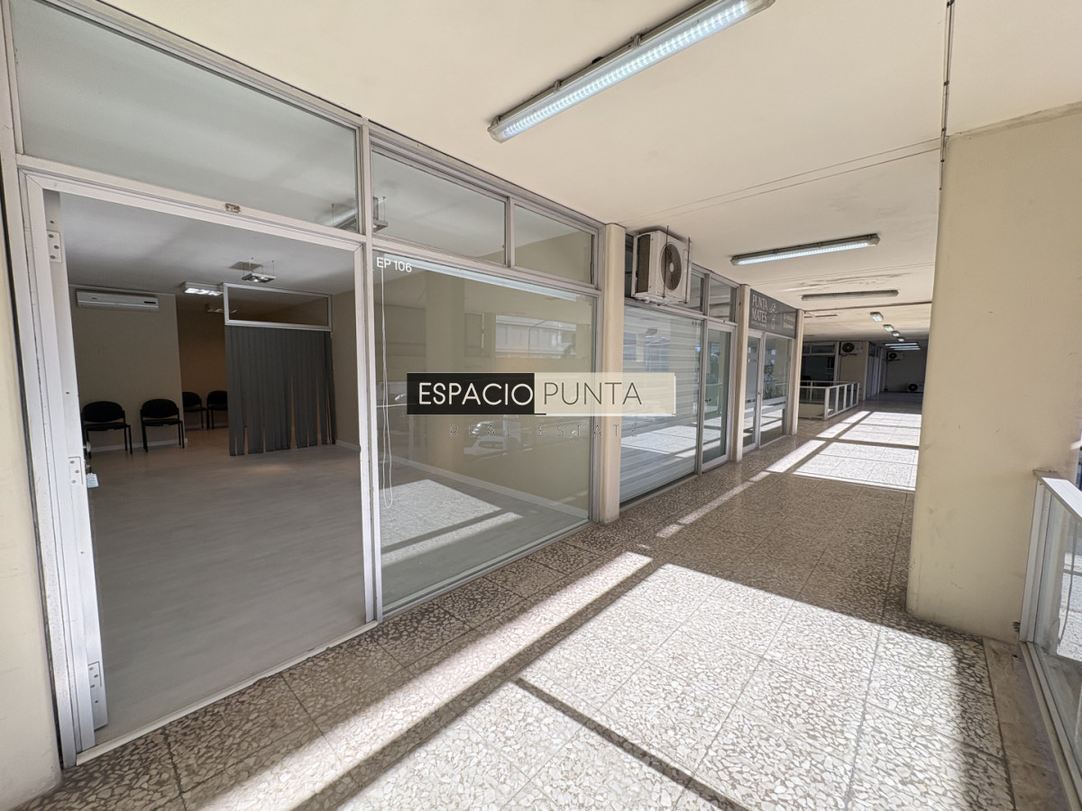 Local Comercial ID.5327 - Excelente local en impecable estado