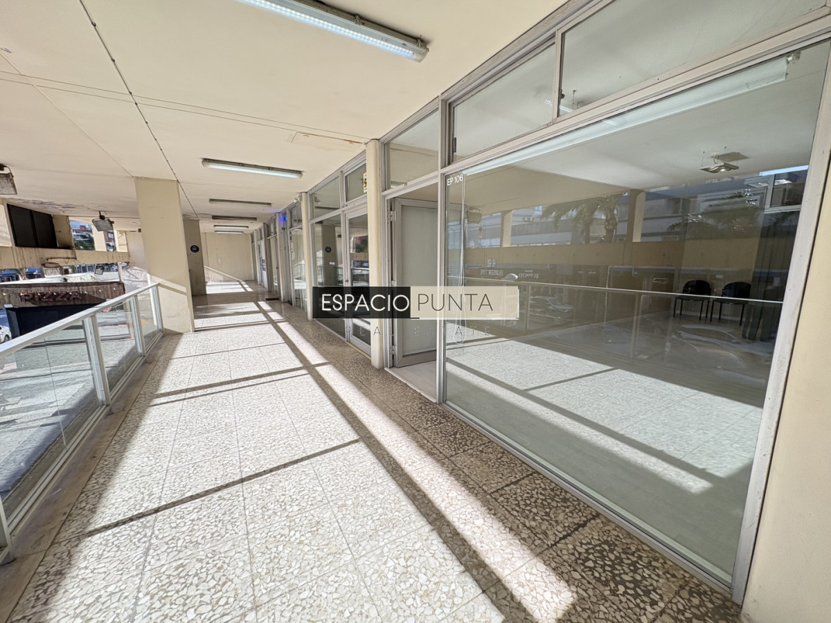 Local Comercial ID.5327 - Excelente local en impecable estado