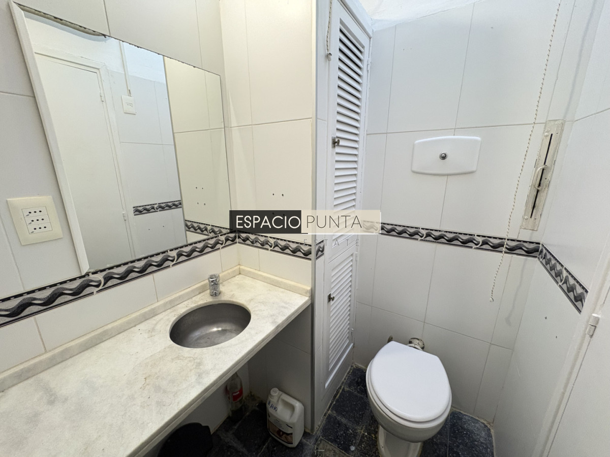 Local Comercial ID.5327 - Excelente local en impecable estado