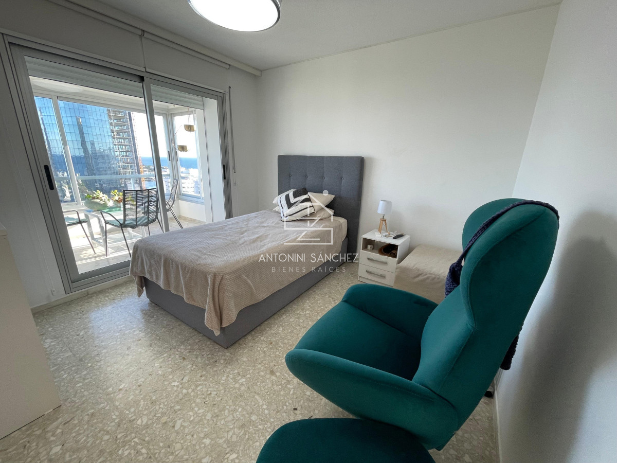 Apartamento ID.2307 - Espectacular vista al Puerto, esquinero, pronto para entrar a disfrutar