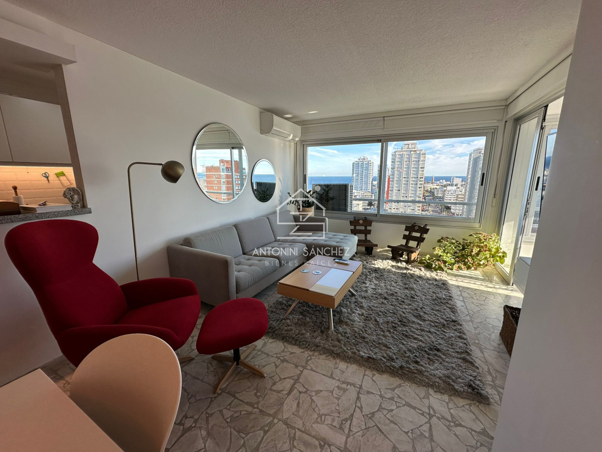 Apartamento ID.2307 - Espectacular vista al Puerto, esquinero, pronto para entrar a disfrutar