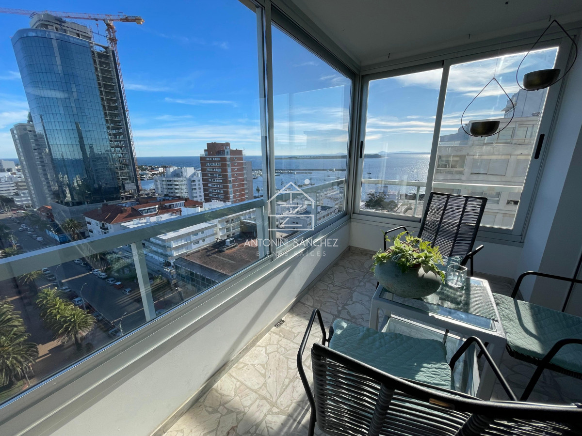 Apartamento ID.2307 - Espectacular vista al Puerto, esquinero, pronto para entrar a disfrutar