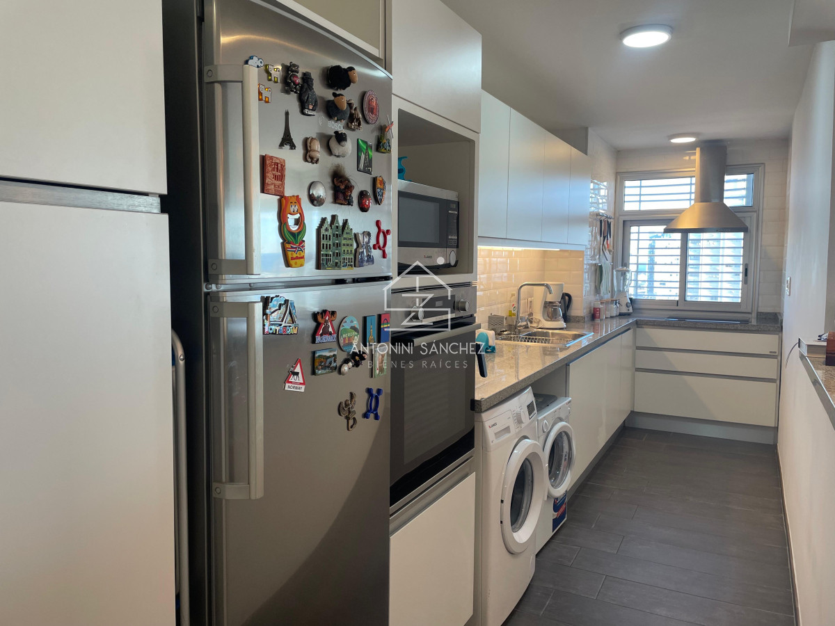 Apartamento ID.2307 - Espectacular vista al Puerto, esquinero, pronto para entrar a disfrutar