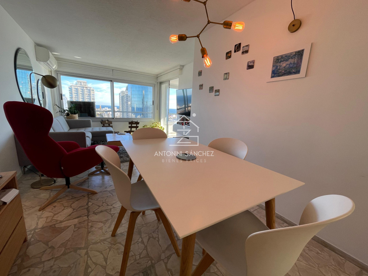 Apartamento ID.2307 - Espectacular vista al Puerto, esquinero, pronto para entrar a disfrutar