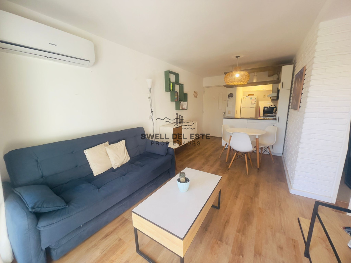Apartamento ID.212 - Playa Mansa frente al mar ,  comoda terraza