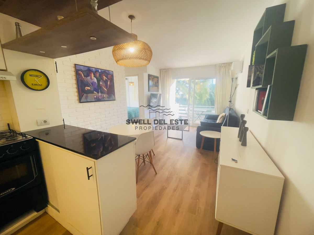 Apartamento ID.212 - Playa Mansa frente al mar ,  comoda terraza