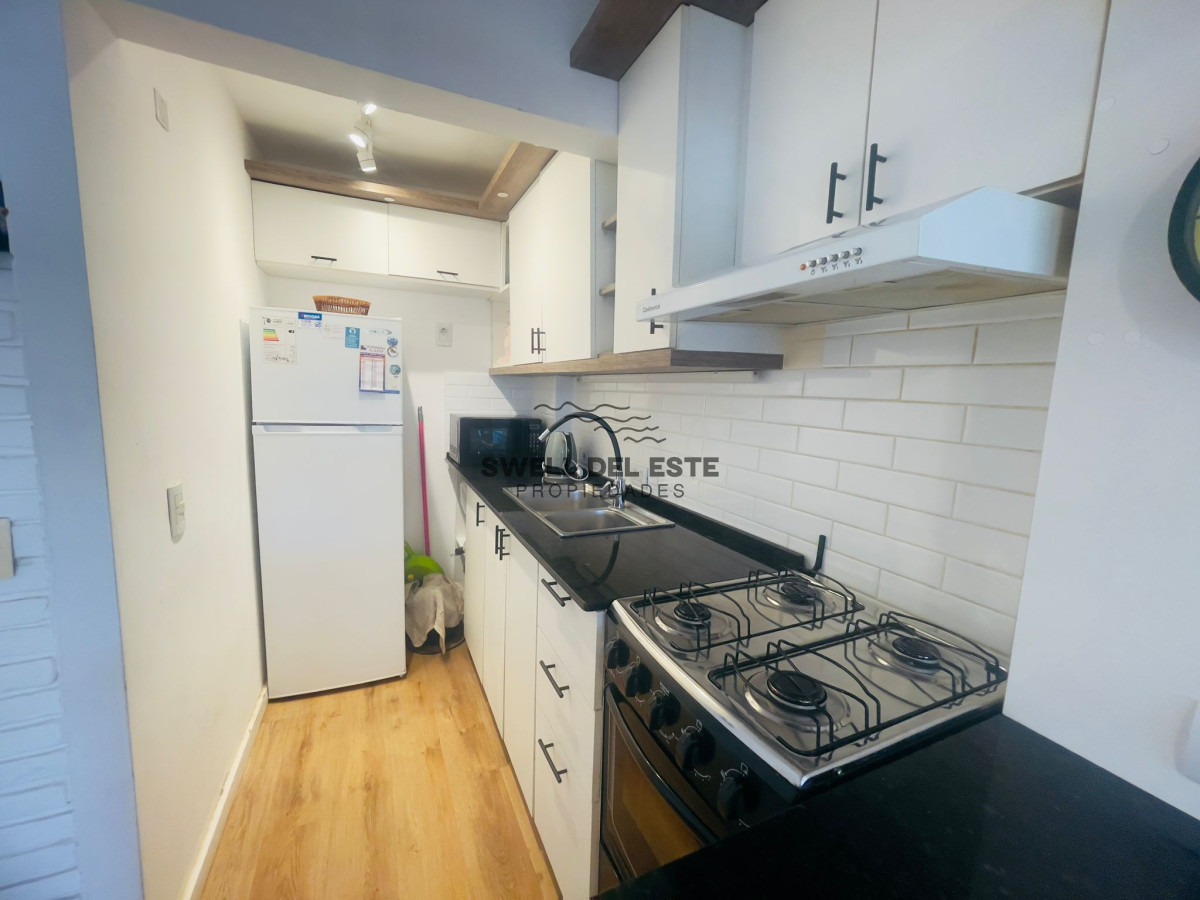 Apartamento ID.212 - Playa Mansa frente al mar ,  comoda terraza