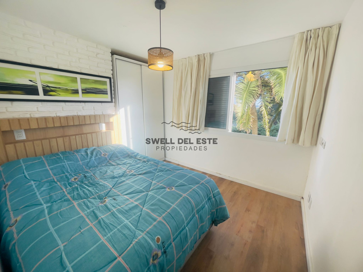 Apartamento ID.212 - Playa Mansa frente al mar ,  comoda terraza