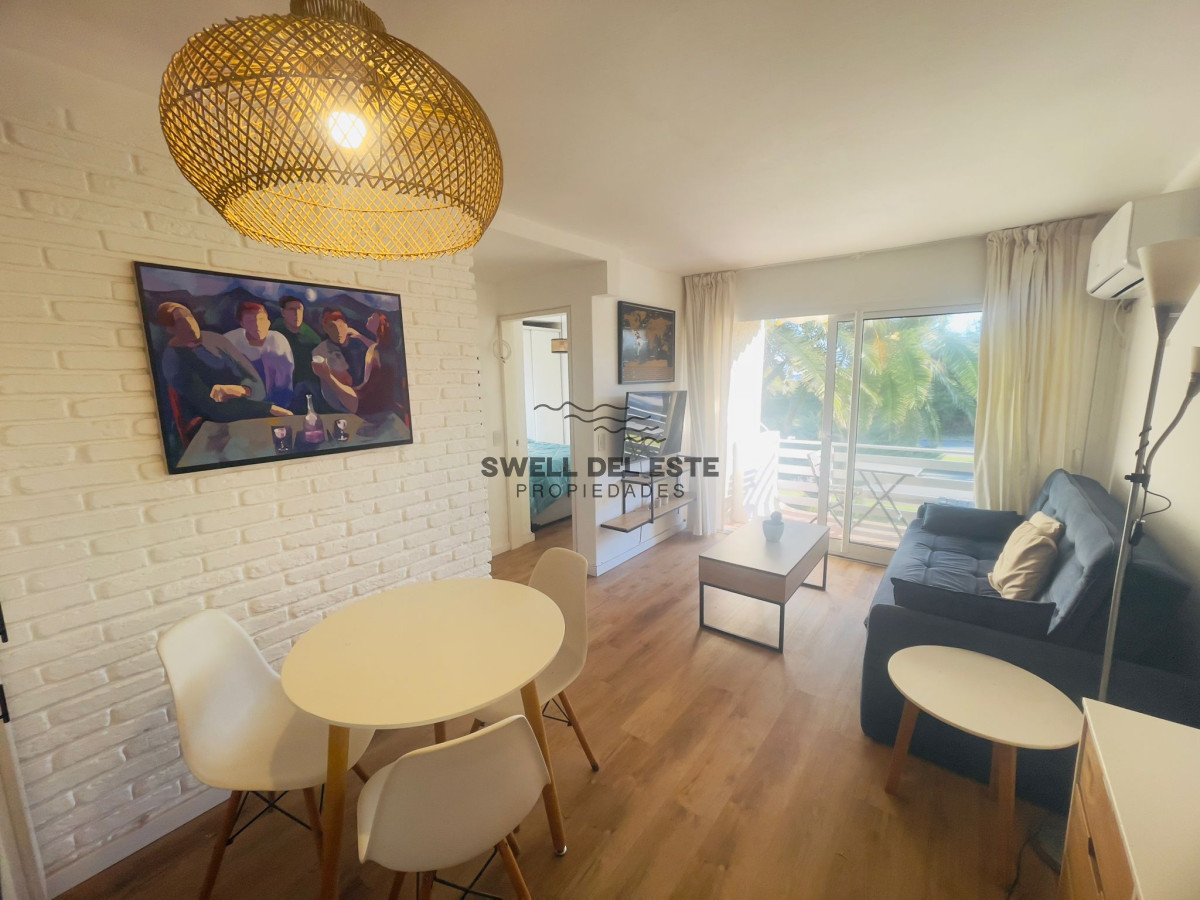 Apartamento ID.212 - Playa Mansa frente al mar ,  comoda terraza