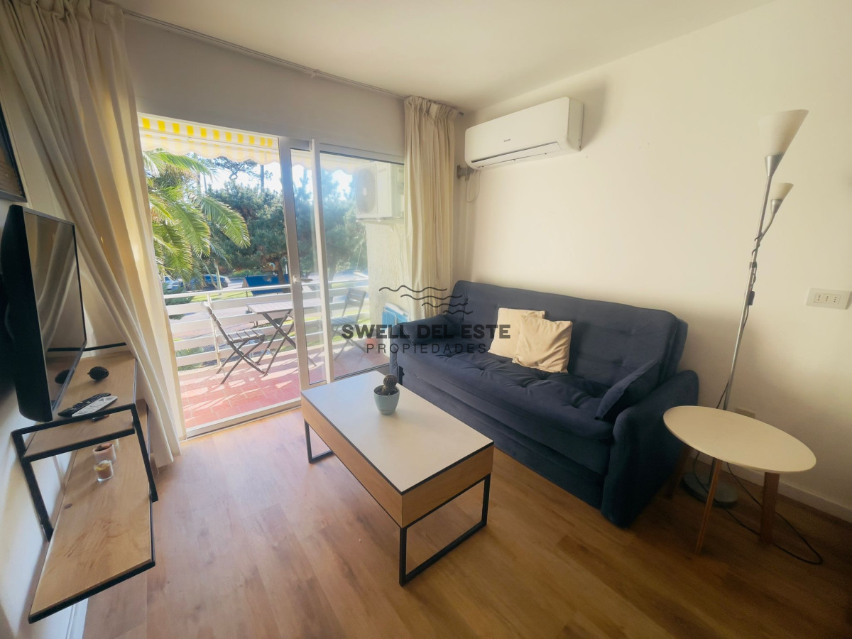 Apartamento ID.212 - Playa Mansa frente al mar ,  comoda terraza