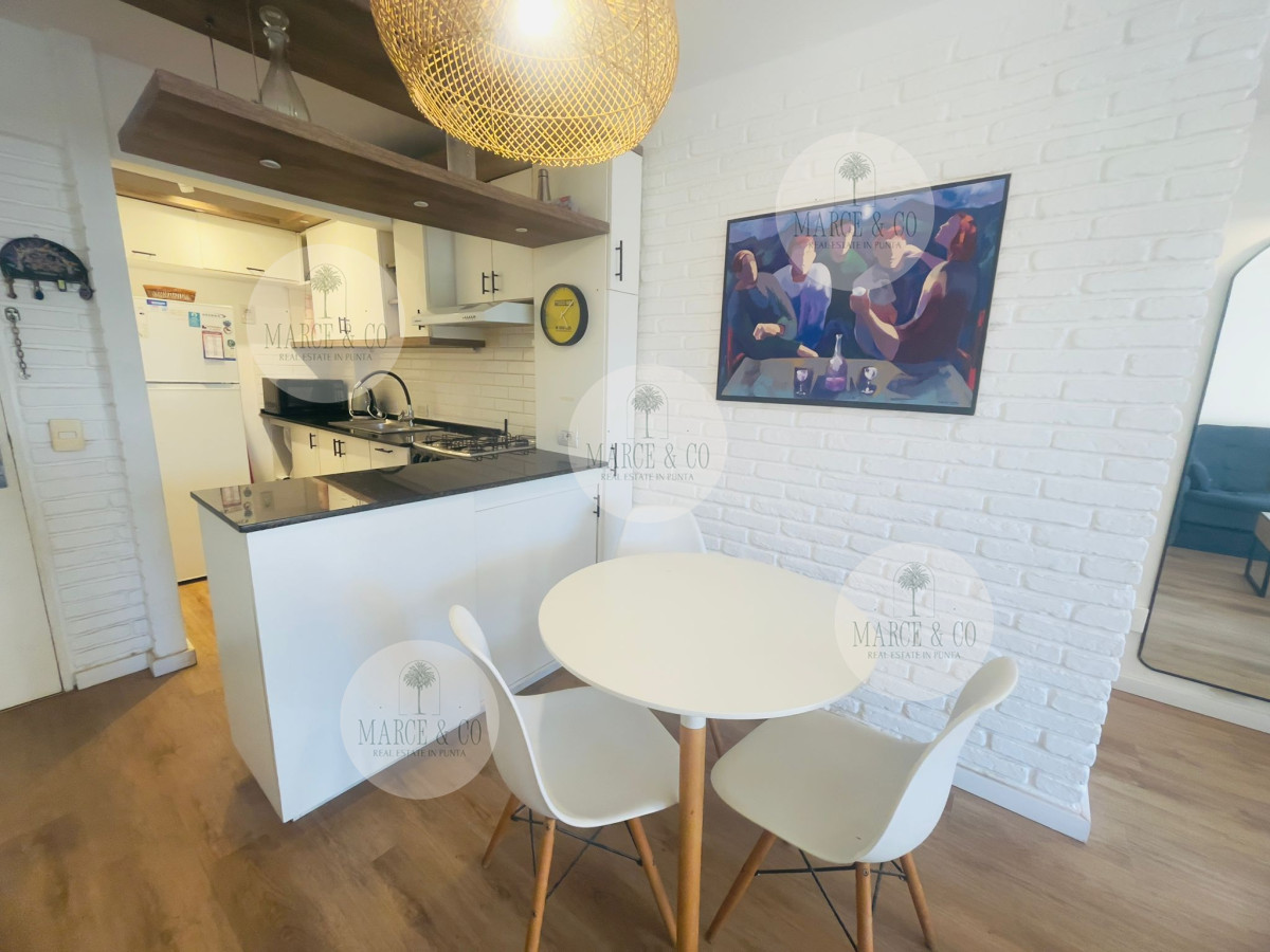Apartamento ID.2523 - Playa Mansa frente al mar ,  comoda terraza