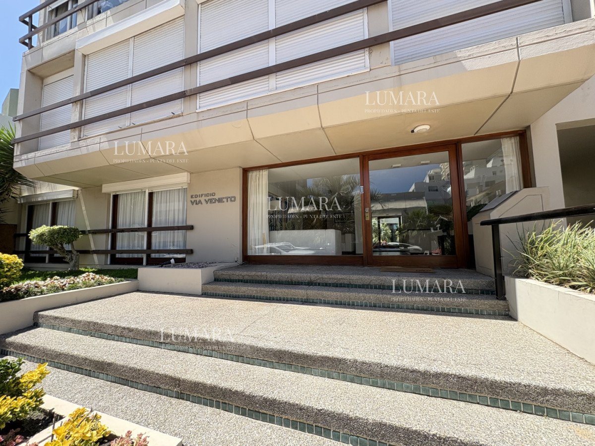 Apartamento ID.3142 - Excelente ubicación, vista al mar, 2 amplias terrazas 