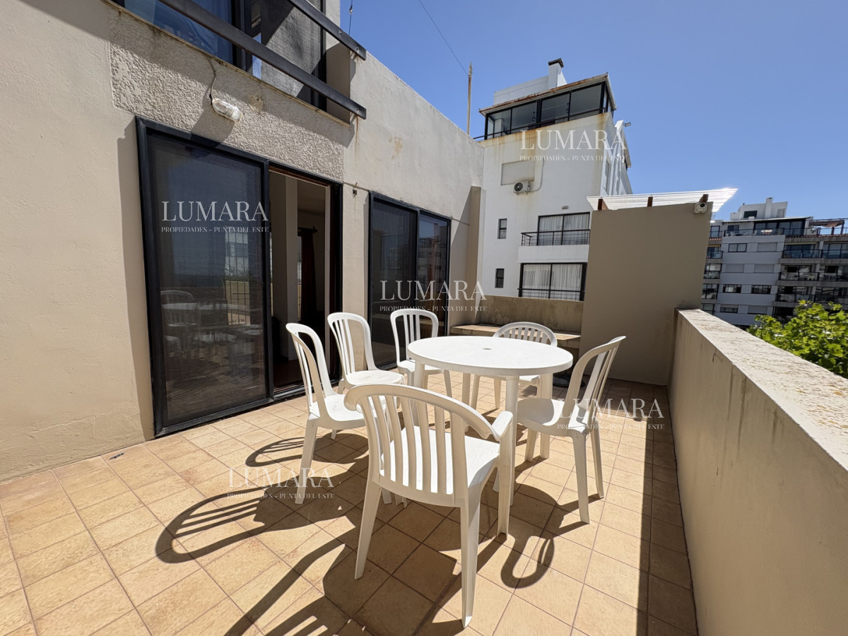 Apartamento ID.3142 - Excelente ubicación, vista al mar, 2 amplias terrazas 