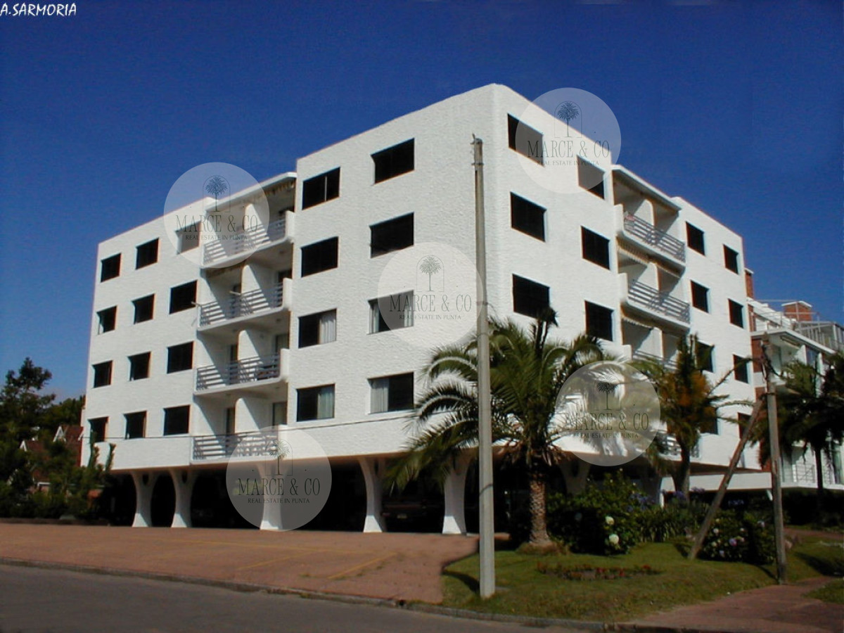 Apartamento ID.2523 - Playa Mansa frente al mar ,  comoda terraza