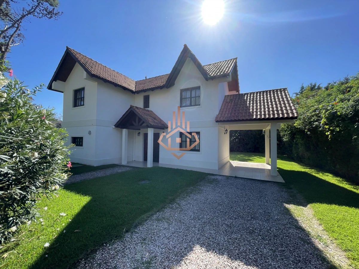 Hermoso jardin con parrillero y lugar para piscina. - Foto 4