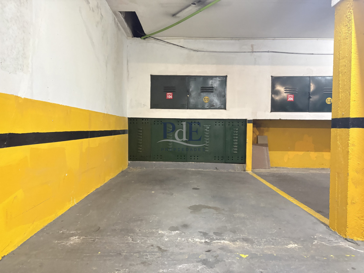 Ideal para vivir todo el año, 2 terrazas, estufa a leña, esquinero. - Imagen 24