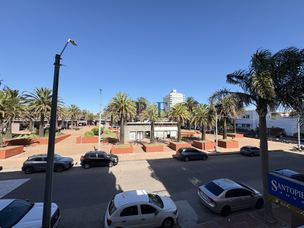 Ideal para vivir todo el año, 2 terrazas, estufa a leña, esquinero. - Imagen 21