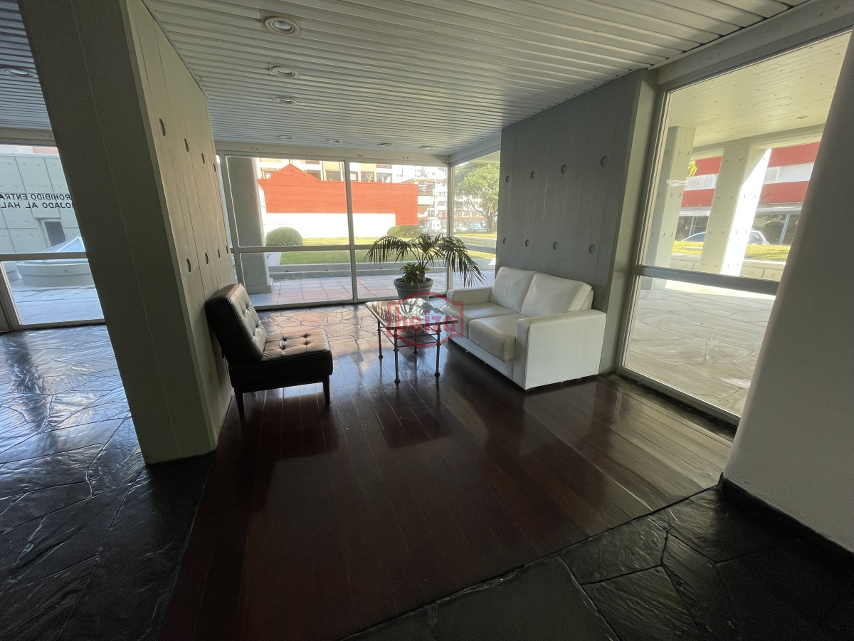 Apartamento ID.164222/Apartamento-en-Brava--Punta-del-Este - Excelente ubicacion, garage