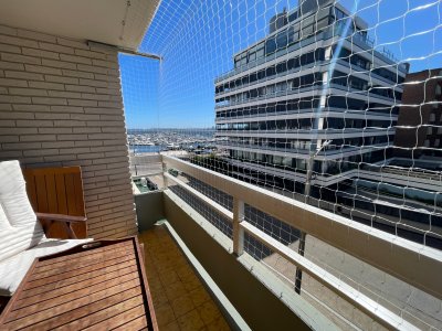 APARTAMENTO EN VENTA 3 DORMITORIOS EDIFICIO RIAZOR 