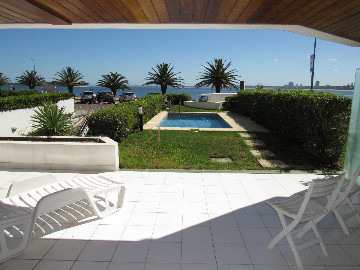 Terraza con piscina exclusiva  - RNI882A