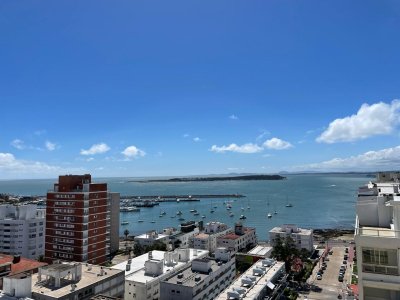 Excelente vista al Puerto, piso alto, aire en todos los ambientes