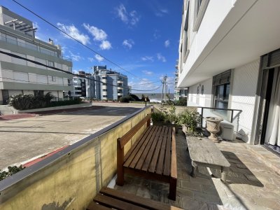 Exclusivo, terraza amplia con buena vista al mar y todo el sol 