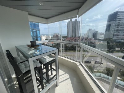 Impecable, equipado, amplio, con todos los servicios