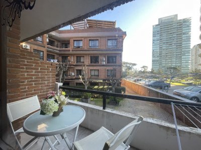Linda terraza al frente