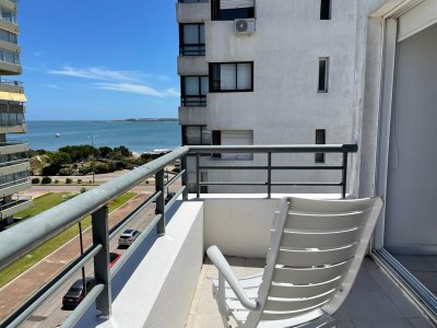 Apto a metros de la playa, con vista, cochera 