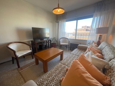 Peninsula, a metros de la playa brava y Avenida Gorlero