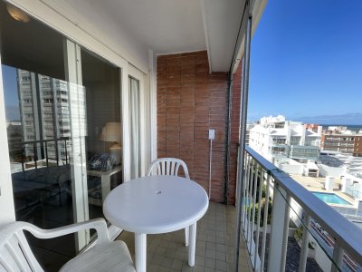 Cerca del puerto y de Av. Gorlero