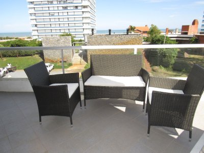Apartamento a pasos del mar.