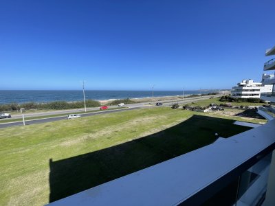 Primera fila, terraza, Edificio con buenos servicios