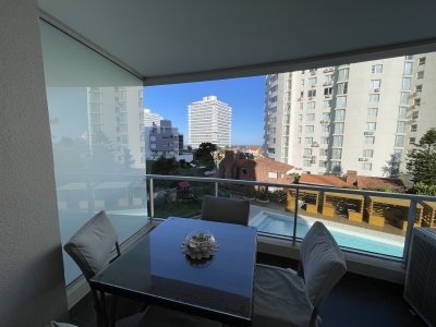 A pocos metros de la Playa, edificio con buenos servicios!